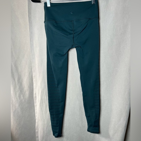 Lululemon Mid Rise 23" Eyelet Detailing/Design Leggings - Size 6 in Dark Teal - Picture 4 of 7
